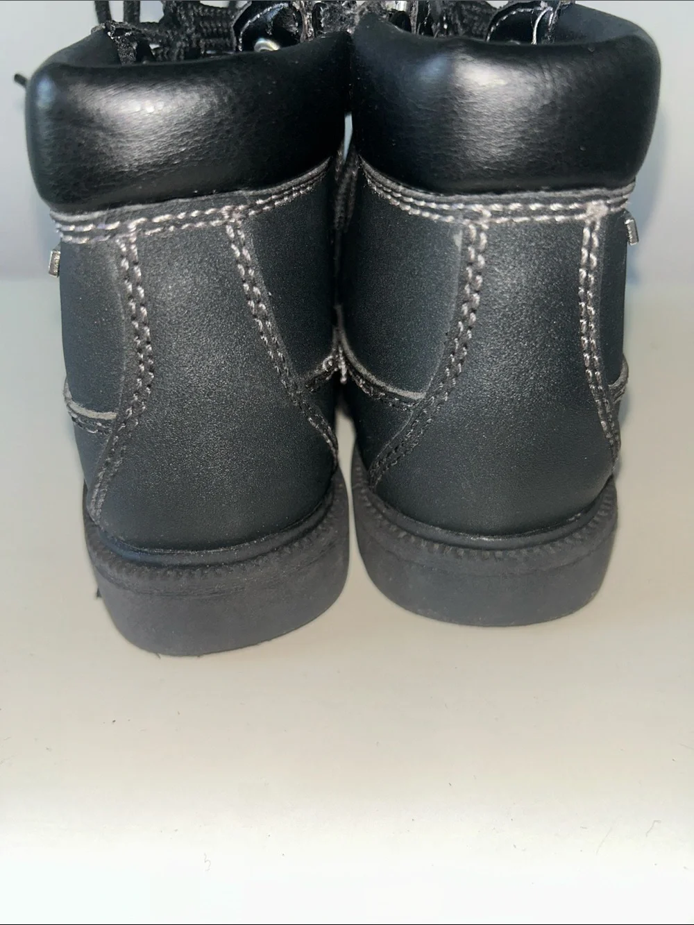 Kids Smart Fit Waterproof Skid Resistance Black Lace-Up Hiking Boots 9.5